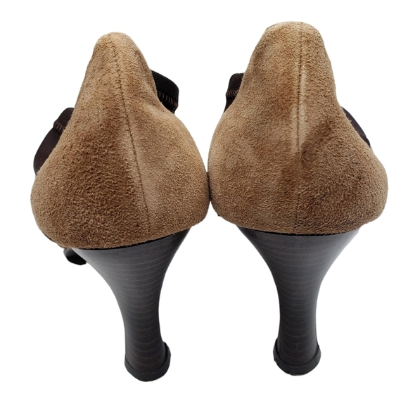 Club Moda | Tan Suede Slip On Retro Chic Glam Closed Toe Heels Women's 8.5 - Picture 3 of 12